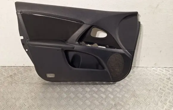 Toyota Avensis T270 Front door card panel trim 6762005670C3 6777805040
