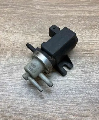 Volkswagen PASSAT B5.5 Turbo solenoid valve 1H0906627A 72190325