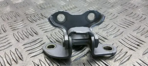 Toyota Avensis T270 Rear door upper hinge