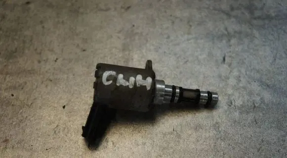 Audi TT TTS RS Mk3 8S Oil pressure sensor 06K115243N