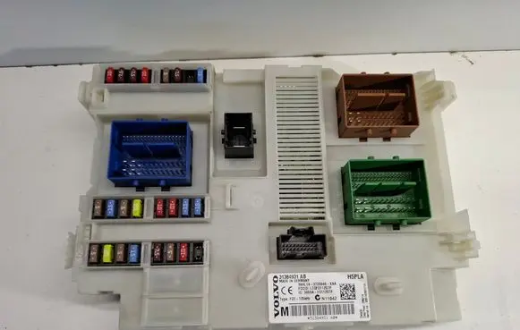 Volvo V60 Fuse module 31384931