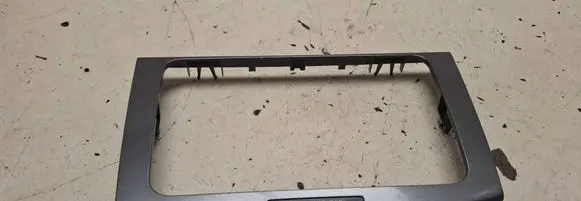 Volkswagen PASSAT B6 Radio/GPS head unit trim 3C0858069M