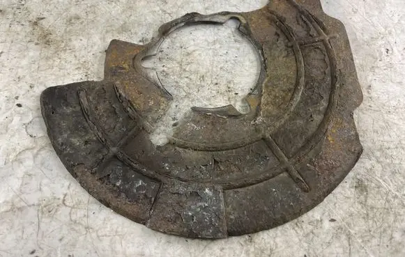 Jeep Grand Cherokee (WK) Front brake disc dust cover plate 