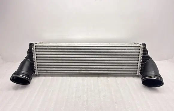 BMW X6 F16 Intercooler radiator 8570448 17518570448