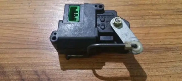 Suzuki Baleno EG Air flap motor/actuator 0637006381 063700-6381