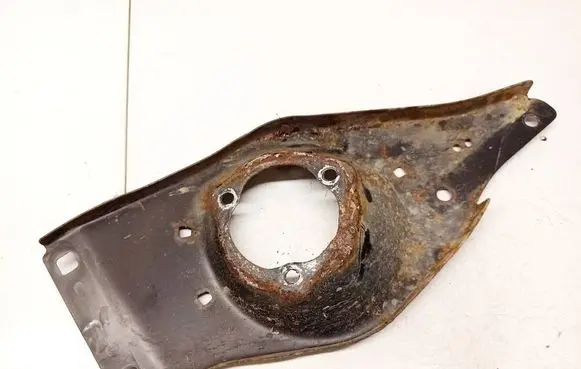 Ford Mondeo Mk III Engine mounting bracket 