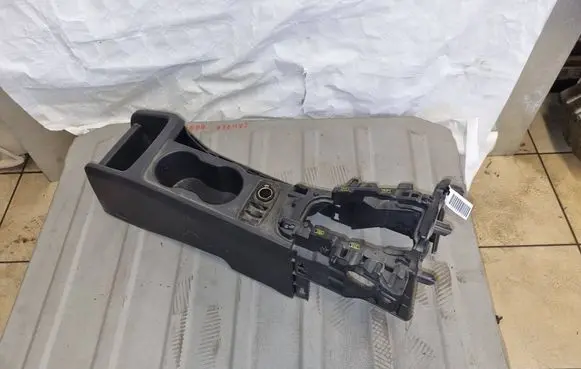 Ford Focus Center console BM51A045M62
