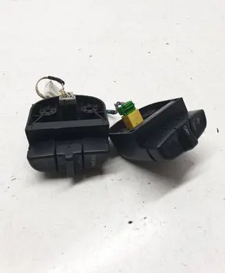 Honda CR-V Steering wheel buttons/switches 