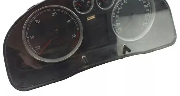 Volkswagen PASSAT B5 Speedometer (instrument cluster) 3B0920809C