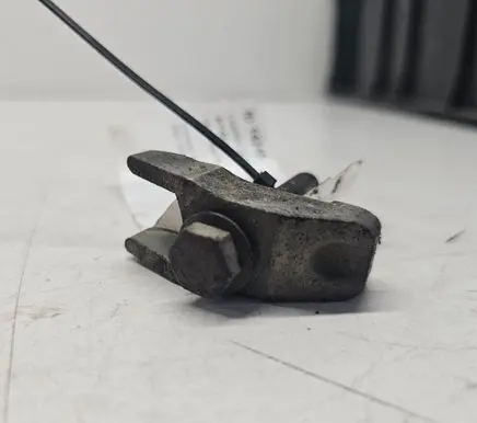 Volkswagen Golf IV Fuel Injector clamp holder 