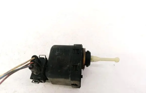 Headlight level adjustment motor