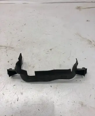 Audi A3 S3 8V Intercooler air guide/duct channel 8V0121285