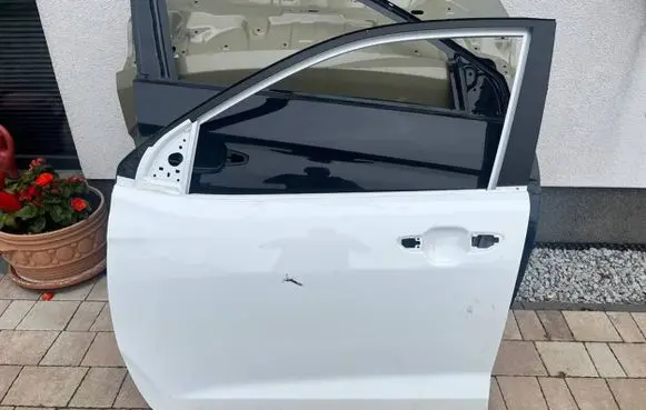 Hyundai i10 Front door