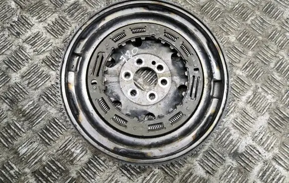 Audi Q2 - Flywheel