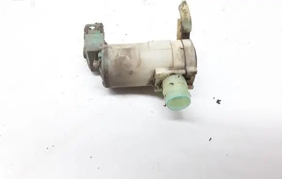 Nissan X-Trail T30 Windscreen/windshield washer pump 2224616A