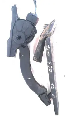 Hyundai i30 Accelerator throttle pedal 327003XXXX