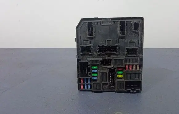 Renault Megane I Fuse box set 284B66727R