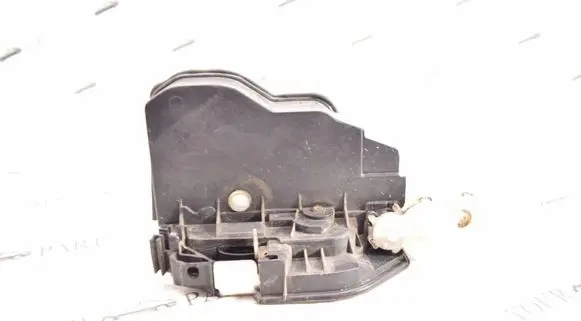 BMW X3 F25 Front door lock 7283627
