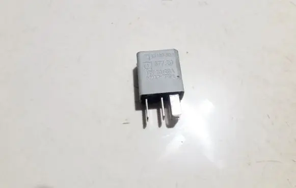 Opel Zafira B Other relay 13100504 677.20