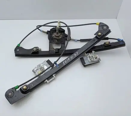 Volkswagen Golf III Front door manual window regulator 1H0837402B