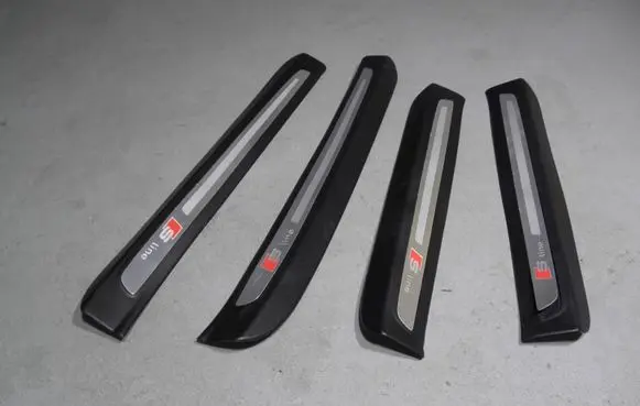 Audi Q7 4L Front sill trim cover 4L0853374E