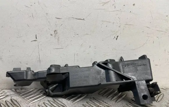 Front bumper mounting bracket