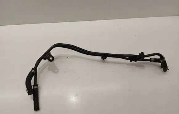 Engine coolant pipe/hose