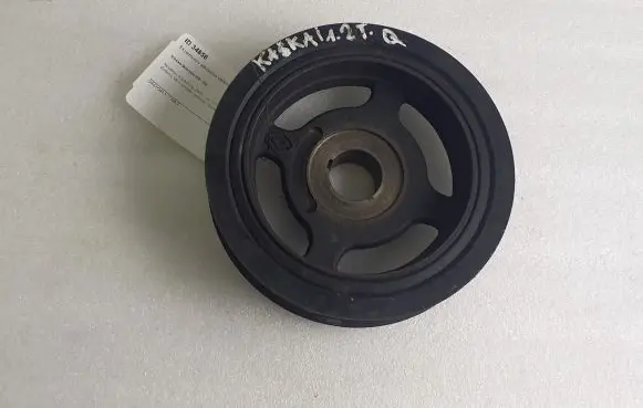 Nissan Qashqai Crankshaft pulley 123033448R E102119A