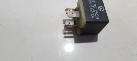 Volkswagen Golf III Other relay 141951253B