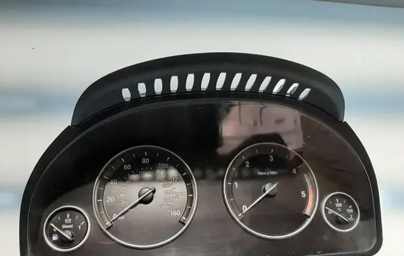 BMW 5 F10 F11 Speedometer (instrument cluster) 1044663