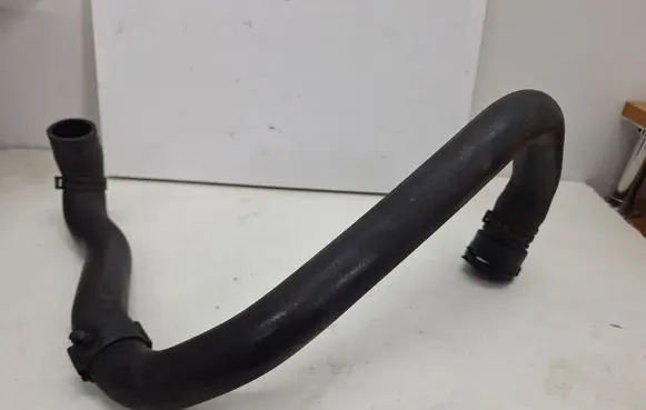 Volkswagen Touran I Engine coolant pipe/hose
