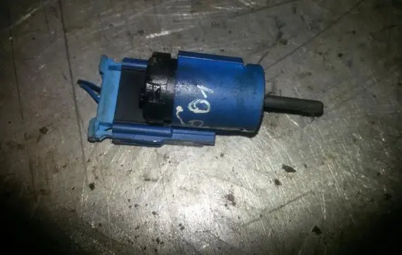 Clutch pedal sensor