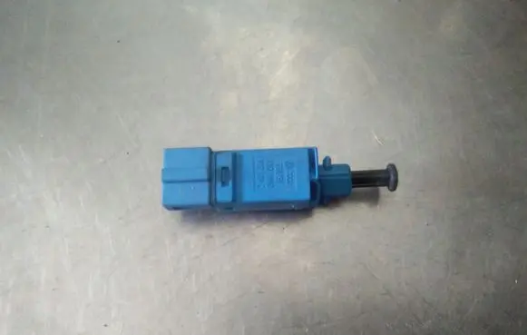 Volkswagen Transporter - Caravelle T4 Brake pedal sensor switch 1H0MW0927189C 927189C