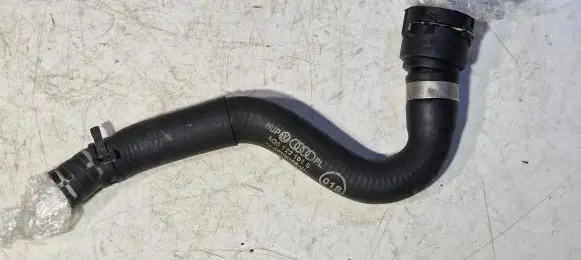 Volkswagen PASSAT B8 Engine coolant pipe/hose 5Q0122101S