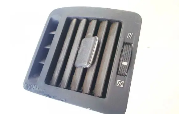 Toyota Corolla Verso E121 Dash center air vent grill 5566013020 55660-13020