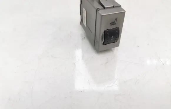 Ford Focus Seat heating switch 8V4T19K314AB