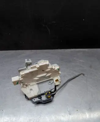 Audi A6 S6 C6 4F Front door lock 4F1837015E