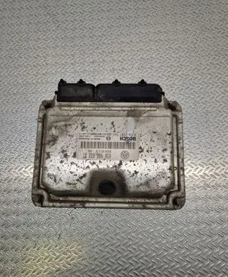 Volkswagen Polo Engine control unit/module 030906032DT 0261207593 26SA0000