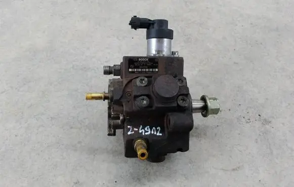 Ford Focus C-MAX Fuel injection high pressure pump 9656300380