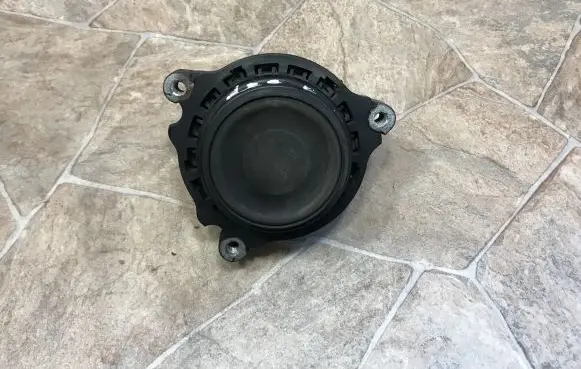 BMW 1 F20 F21 Engine mount bracket 6787657