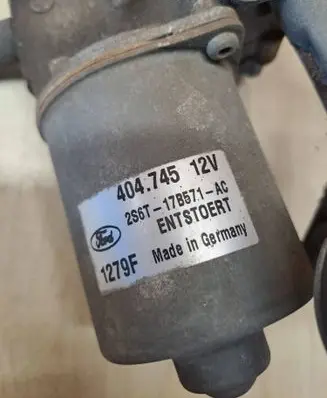 Front wiper linkage and motor
