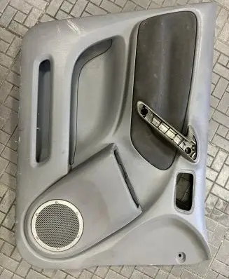 Toyota RAV 4 (XA20) Front door card panel trim 67778X1B02