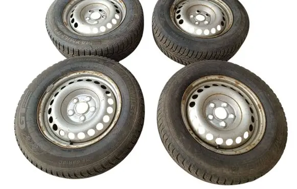 Volkswagen Transporter - Caravelle T5 R16 C winter/snow tires with studs 7F0601027