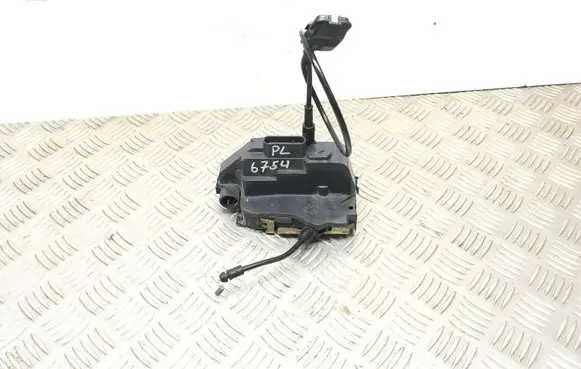Renault Megane II Front door lock