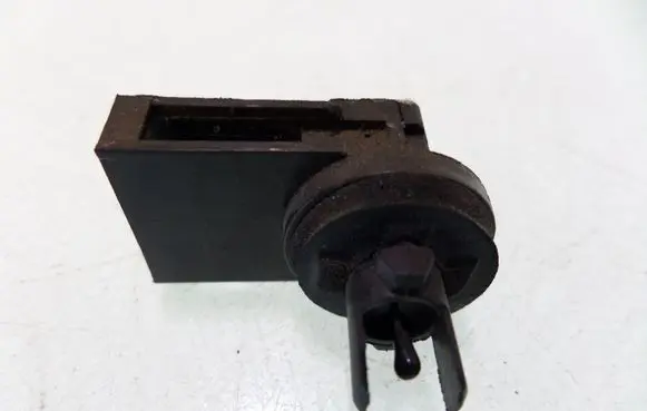 Audi A4 S4 B5 8D Interior temperature sensor 1H0907543A