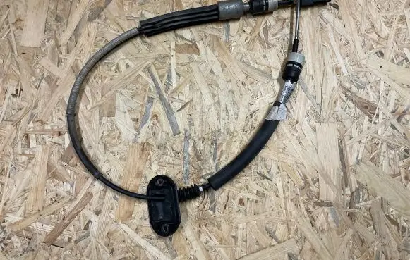 Ford C-MAX II Gear shift cable linkage