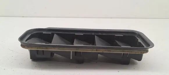Volvo V60 Quarter panel pressure vent 31449325