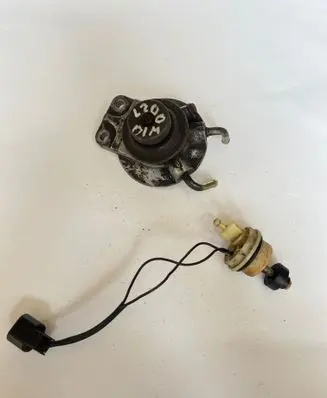 Mitsubishi L200 Fuel filter housing J1336006