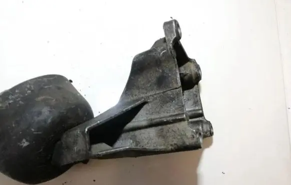 Audi A6 S6 C5 4B Engine mounting bracket 8d0199307g
