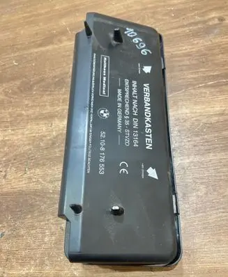 BMW 5 E39 First aid kit 8176553